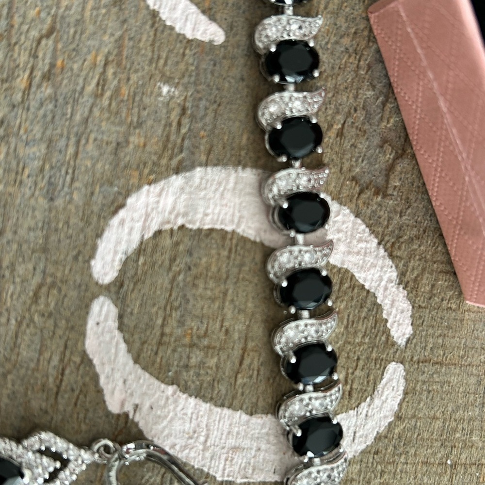 Wedding rhinestone Elegant Black and Silver Jewelry Set - Picture 3 of 8